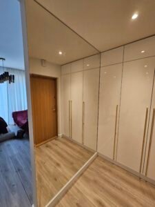 Prieškambario veidrodis (2)