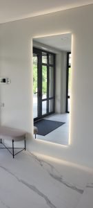 Drabužinė. Berėmis - galinis apšvietimas