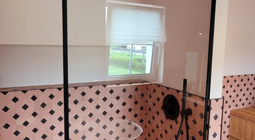 Dušo atitvaras (juodi profiliai)