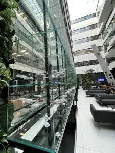 Klijuoto stiklo lentynos