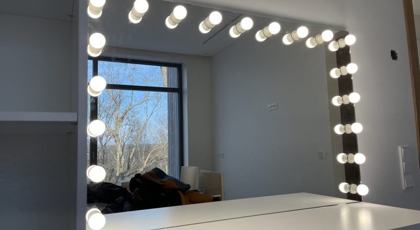 Makijažinis veidrodis 3