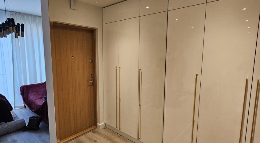 Prieškambario veidrodis (2)