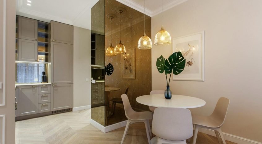 Sendintų veidrodžių siena