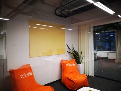 Stiklinės rašymo lenta geltona