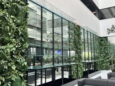 Stikliniu konstrukcijus klijavimas ir montavimas 2