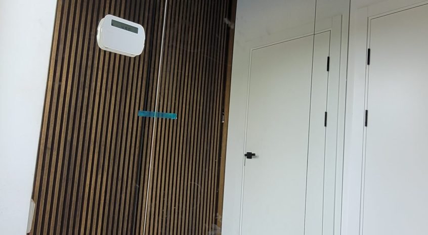 Veidrodinė siena (2)