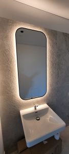 Veidrodis su LED -galinis apšvietimas